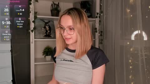 Snapshot of ms_elizabethqueen chatting on 27, 1, 2025 Elizabeth online show from 27, 1, 2025