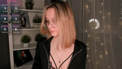 Snapshot of ms_elizabethqueen chatting on 7, 2, 2025 Elizabeth online show from 7, 2, 2025