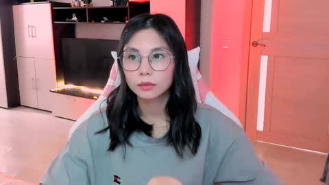 Snapshot of ms_emily_ chatting on 11, 10, 2025 ms_emily_ online show from 11, 10, 2025