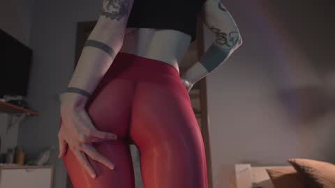 Snapshot of ms_lorelei chatting on 30, 1, 2025 Lore online show from 30, 1, 2025