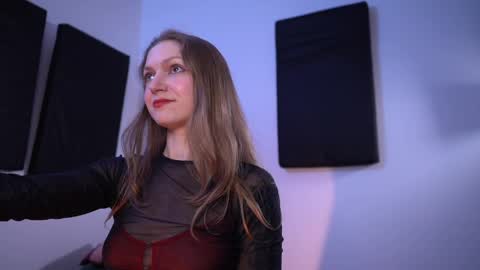 Snapshot of ms_lorelei chatting on 18, 4, 2026 Lore online show from 18, 4, 2026