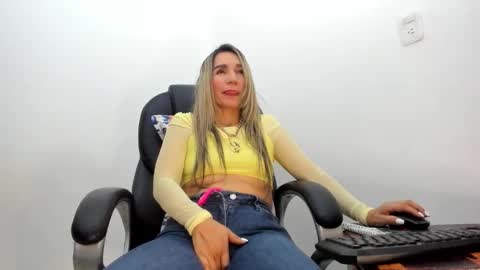 ms_lunarose online show from 4, 2, 2026