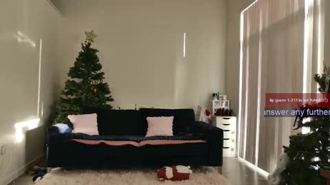 Snapshot of ms_mochii chatting on 15, 1, 2026 R o r i SnapChat heyroriv2 wednesday - sunday Noon oclock mountain - 5pm mountain online show from 15, 1, 2026