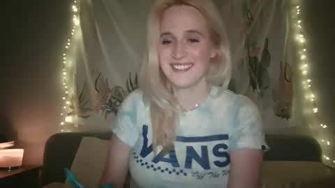 Snapshot of msclairewhatever chatting on 11, 11, 2025 msclairewhatever online show from 11, 11, 2025