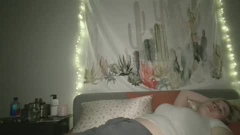 Snapshot of msclairewhatever chatting on 5, 12, 2025 msclairewhatever online show from 5, 12, 2025