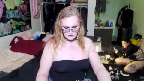 Snapshot of mscuntyluxxe chatting on 25, 9, 2025 Cunty Luxxe online show from 25, 9, 2025