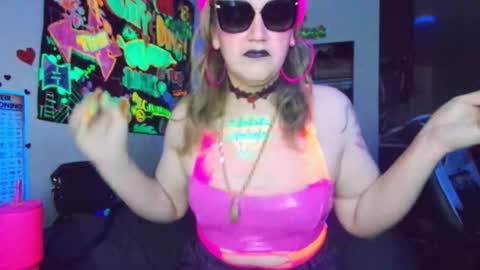 Snapshot of mscuntyluxxe chatting on 14, 10, 2025 Cunty Luxxe online show from 14, 10, 2025