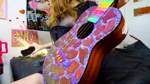 Snapshot of mscuntyluxxe chatting on 25, 3, 2026 Cunty Luxxe online show from 25, 3, 2026