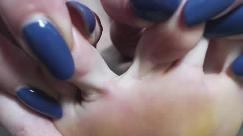 Snapshot of msicebabyxxx chatting on 28, 11, 2025 Liza online show from 28, 11, 2025