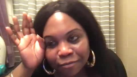 Snapshot of msjonemillion chatting on 25, 1, 2025 Chocolate Candy Stick online show from 25, 1, 2025