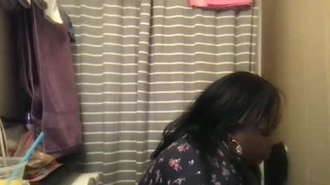 Snapshot of msjonemillion chatting on 13, 2, 2025 Chocolate Candy Stick online show from 13, 2, 2025