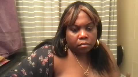 Snapshot of msjonemillion chatting on 13, 2, 2025 Chocolate Candy Stick online show from 13, 2, 2025