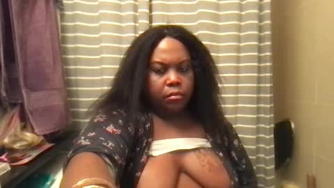 Snapshot of msjonemillion chatting on 14, 2, 2025 Chocolate Candy Stick online show from 14, 2, 2025