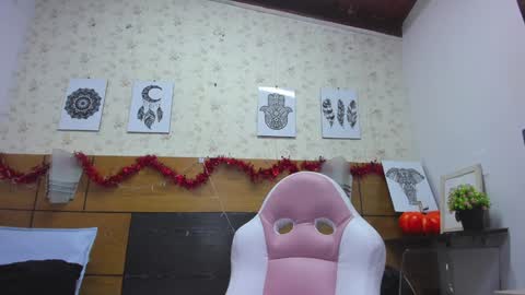 Snapshot of mssburbuja chatting on 8, 1, 2025 Manuela  online show from 8, 1, 2025