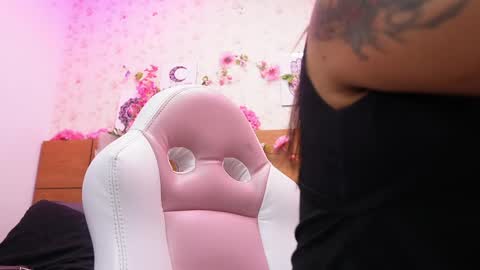 Snapshot of mssburbuja chatting on 9, 9, 2025 Manuela  online show from 9, 9, 2025