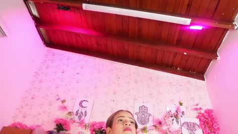 Snapshot of mssburbuja chatting on 7, 10, 2025 Manuela  online show from 7, 10, 2025