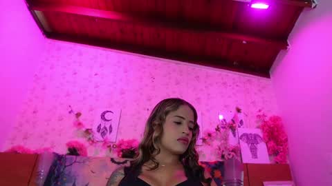 Snapshot of mssburbuja chatting on 8, 10, 2025 Manuela  online show from 8, 10, 2025