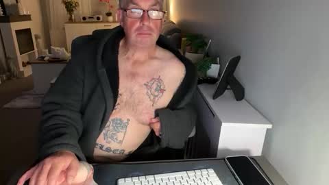 Snapshot of mtb1697 chatting on 15, 9, 2025 mtb1697 online show from 15, 9, 2025
