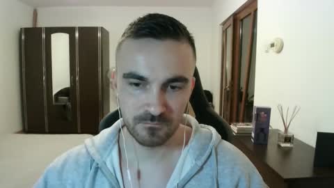 Snapshot of mu5clemania chatting on 5, 4, 2026 Victor online show from 5, 4, 2026
