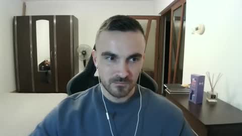 Snapshot of mu5clemania chatting on 13, 4, 2026 Victor online show from 13, 4, 2026
