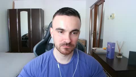Snapshot of mu5clemania chatting on 14, 4, 2026 Victor online show from 14, 4, 2026