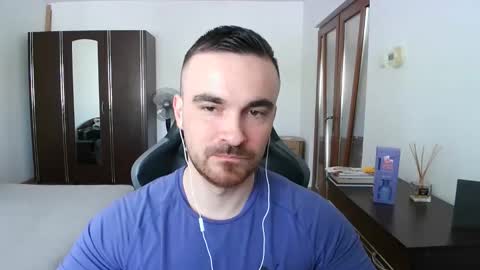 Snapshot of mu5clemania chatting on 15, 4, 2026 Victor online show from 15, 4, 2026
