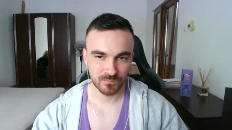 Snapshot of mu5clemania chatting on 17, 4, 2026 Victor online show from 17, 4, 2026