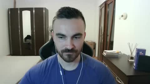 Snapshot of mu5clemania chatting on 25, 4, 2026 Victor online show from 25, 4, 2026