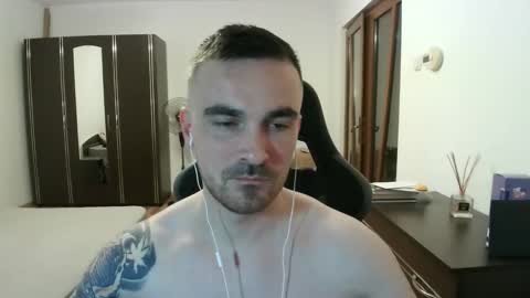 Snapshot of mu5clemania chatting on 18, 5, 2026 Victor online show from 18, 5, 2026