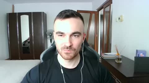 Snapshot of mu5clemania chatting on 20, 5, 2026 Victor online show from 20, 5, 2026