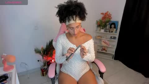 HEY GUYS IF YOU LIKE SEXY SHOW YOU ARE IN THE CORRECT PLACE CU WENESDAY PVT OPEN   TRANSMISSION TIME 5 PM - 10 PM COLOMBIA online show from 13, 4, 2026