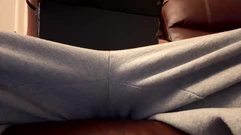 Snapshot of mullato_milkshake chatting on 21, 11, 2025 Kai online show from 21, 11, 2025