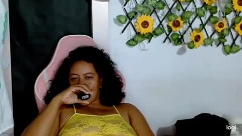 Snapshot of munecaoscura chatting on 27, 10, 2025 Mueca Oscura online show from 27, 10, 2025