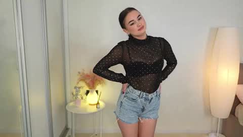 Snapshot of murpurr chatting on 28, 10, 2025 ALICE online show from 28, 10, 2025