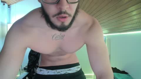 Snapshot of muscle_cock32 chatting on 13, 12, 2024 David Big online show from 13, 12, 2024