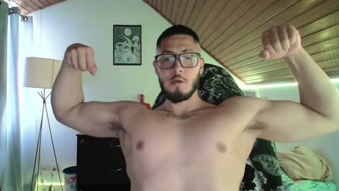 Snapshot of muscle_cock32 chatting on 15, 12, 2024 David Big online show from 15, 12, 2024