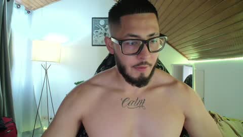 Snapshot of muscle_cock32 chatting on 16, 12, 2024 David Big online show from 16, 12, 2024