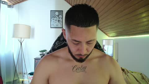 Snapshot of muscle_cock32 chatting on 16, 12, 2024 David Big online show from 16, 12, 2024