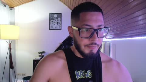 Snapshot of muscle_cock32 chatting on 3, 1, 2025 David Big online show from 3, 1, 2025