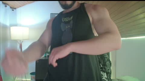 Snapshot of muscle_cock32 chatting on 27, 1, 2025 David Big online show from 27, 1, 2025