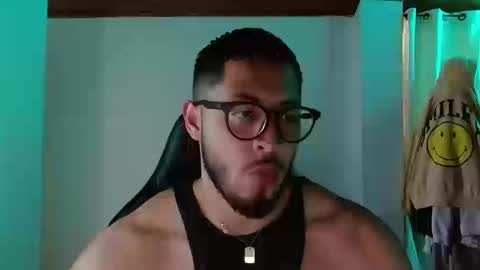 Snapshot of muscle_cock32 chatting on 16, 9, 2025 David Big online show from 16, 9, 2025
