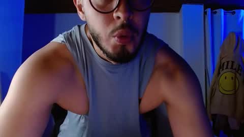 Snapshot of muscle_cock32 chatting on 25, 9, 2025 David Big online show from 25, 9, 2025