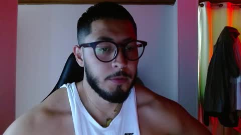 Snapshot of muscle_cock32 chatting on 15, 10, 2025 David Big online show from 15, 10, 2025