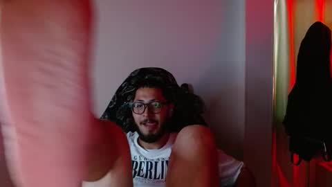 Snapshot of muscle_cock32 chatting on 24, 10, 2025 David Big online show from 24, 10, 2025