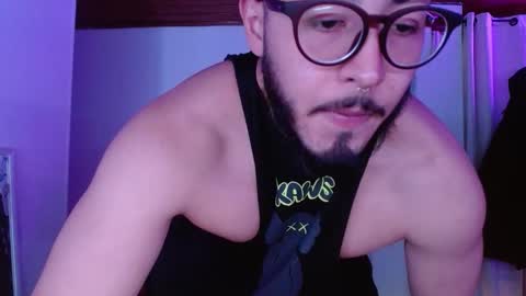 Snapshot of muscle_cock32 chatting on 26, 11, 2025 David Big online show from 26, 11, 2025