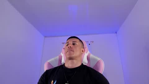 Snapshot of muscle_man07 chatting on 22, 12, 2025 Muscle Man online show from 22, 12, 2025