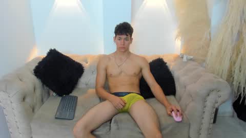 Snapshot of muscle_myke chatting on 2, 12, 2024 myke online show from 2, 12, 2024