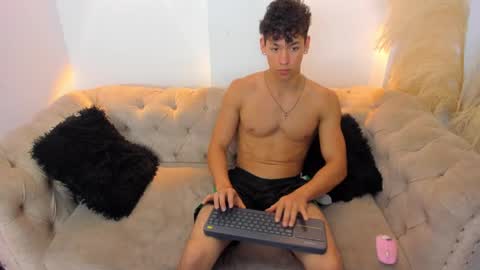 Snapshot of muscle_myke chatting on 4, 12, 2024 myke online show from 4, 12, 2024