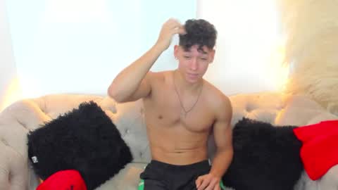 Snapshot of muscle_myke chatting on 7, 12, 2024 myke online show from 7, 12, 2024