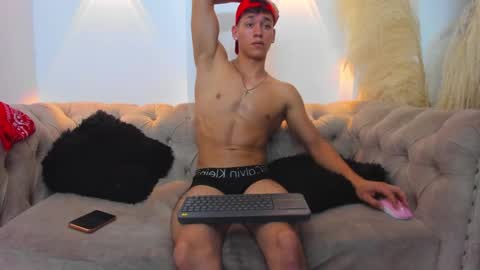 Snapshot of muscle_myke chatting on 11, 12, 2024 myke online show from 11, 12, 2024